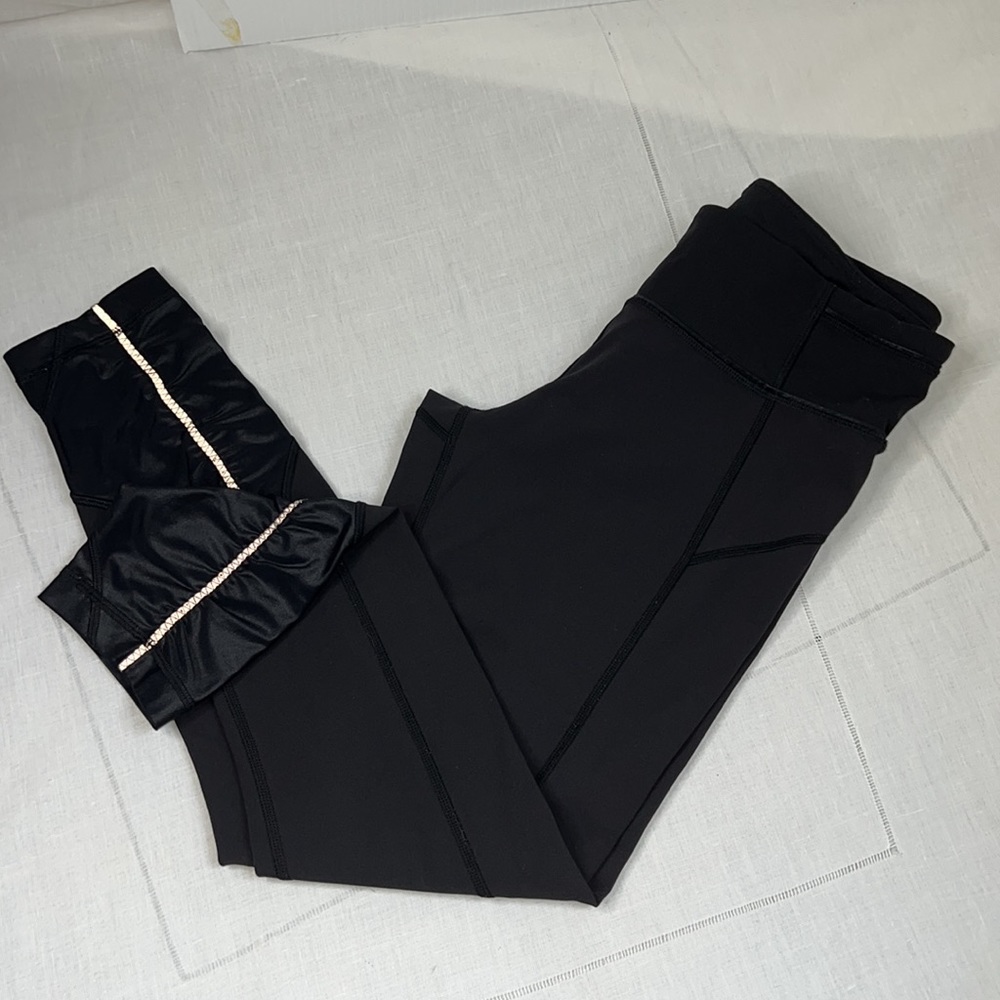 EUC Lululemon Pace Queen Retired Leggings Size 6
